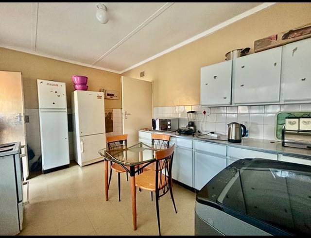 4 BEDROOM HOUSE FOR SALE IN VANDERBIJLPARK CW 4